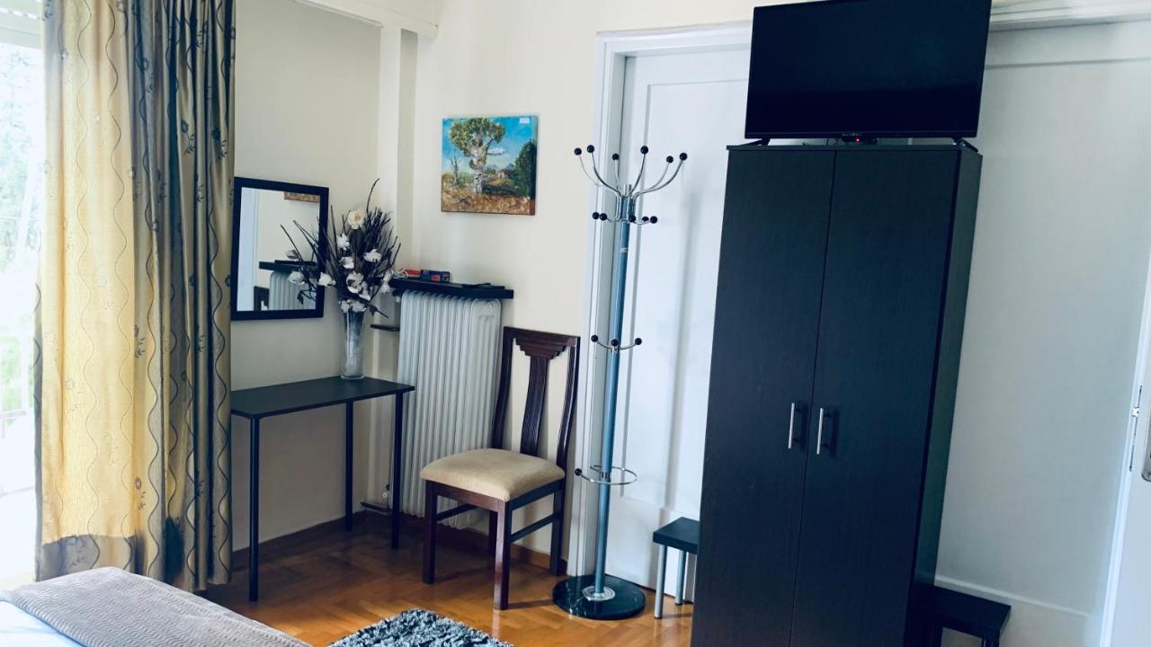 Harokopio Apartment In Atene Esterno foto