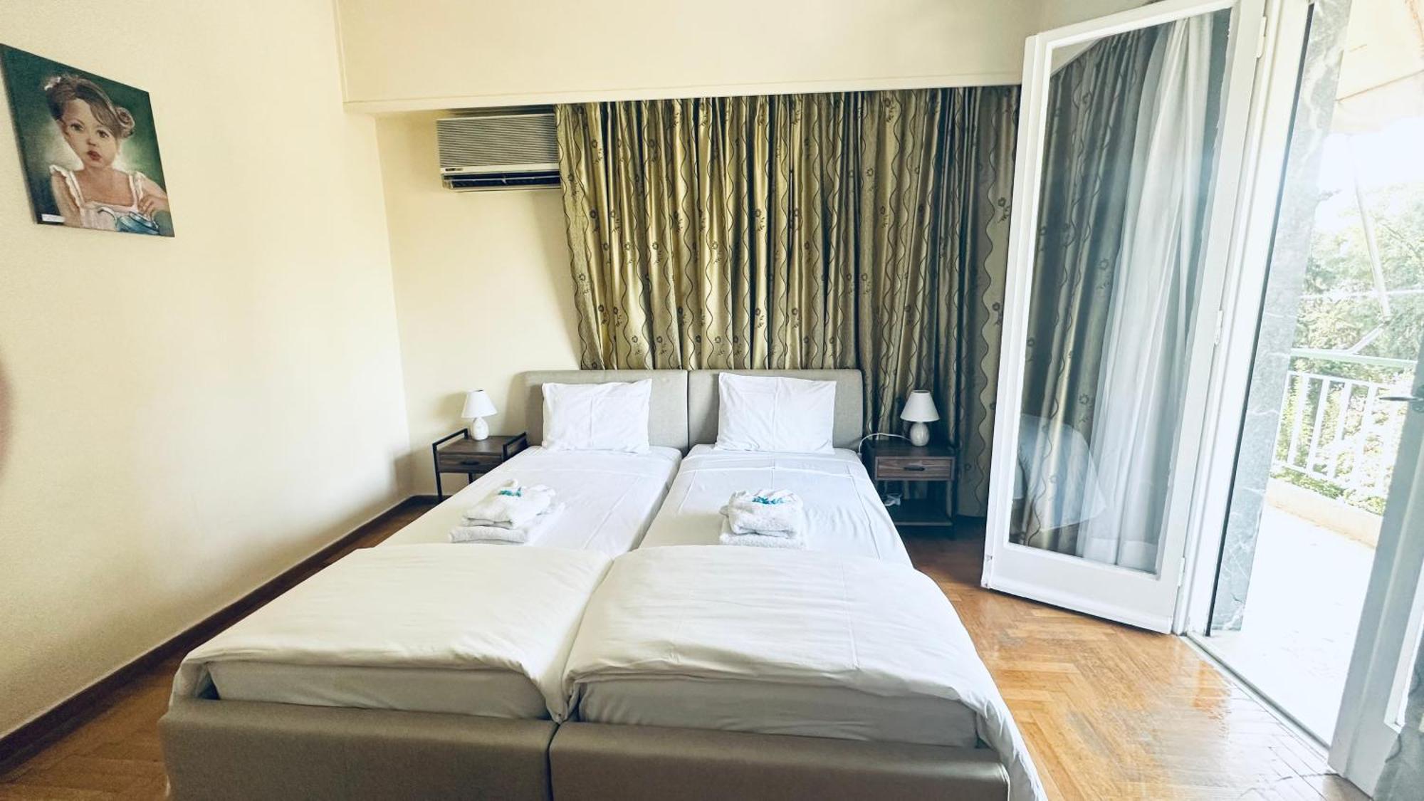 Harokopio Apartment In Atene Esterno foto