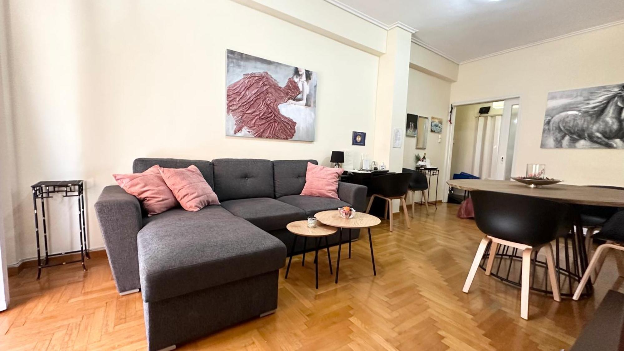 Harokopio Apartment In Atene Esterno foto