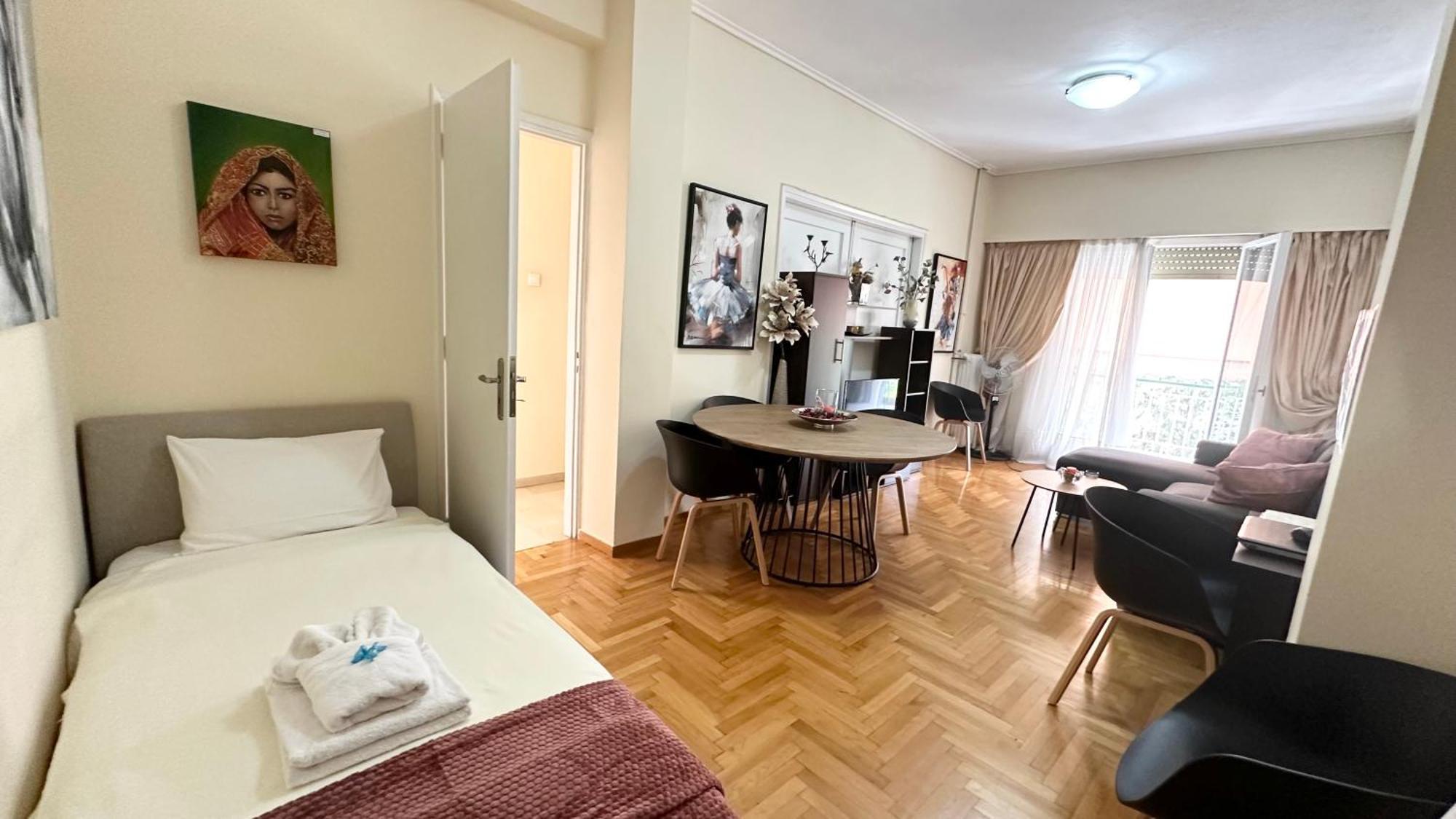 Harokopio Apartment In Atene Esterno foto