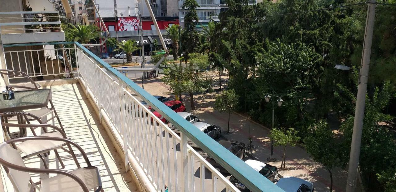 Harokopio Apartment In Atene Esterno foto