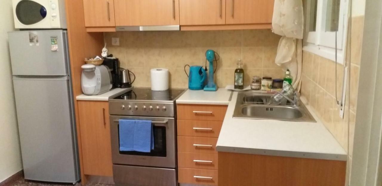 Harokopio Apartment In Atene Esterno foto