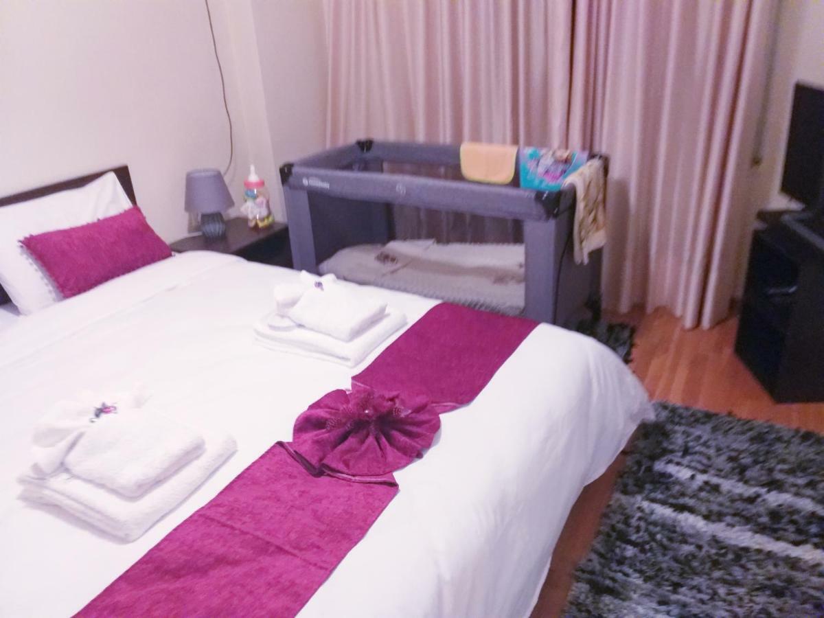 Harokopio Apartment In Atene Esterno foto